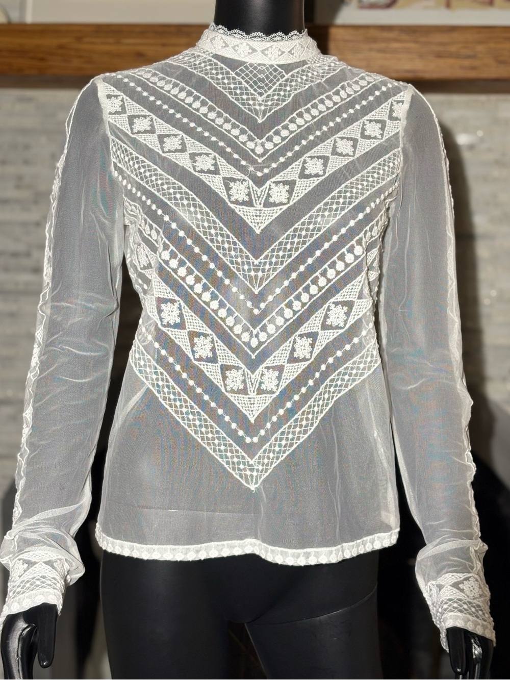 Kimchi Blue White Sheer Embroidered Mesh Geometric Lace Mock Neck Top Size Small